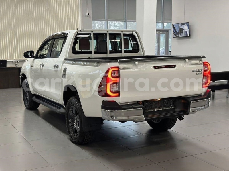 Big with watermark toyota hilux burundi gitega 6436