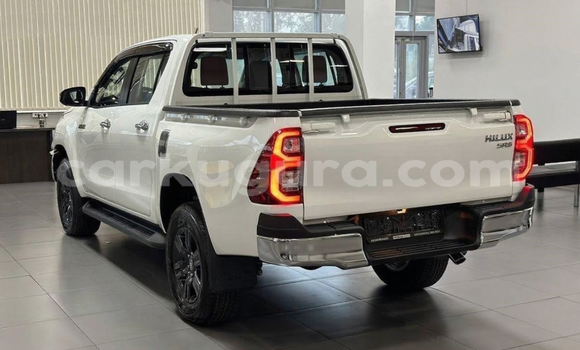 Acheter Neuf Voiture Toyota Hilux Blanc à Gitega, Burundi Acheter Neuf Voiture Toyota Hilux Blanc à Gitega, Burundi