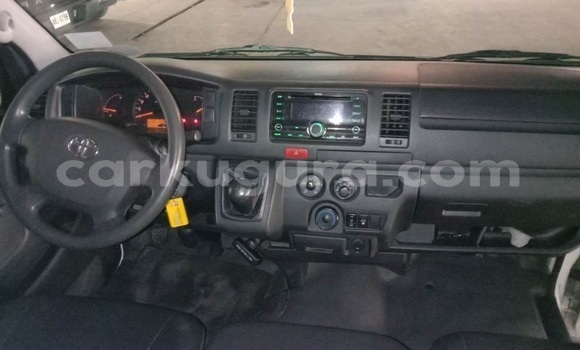 Acheter Occasion Voiture Toyota Hiace Blanc à Gitega, Burundi Acheter Occasion Voiture Toyota Hiace Blanc à Gitega, Burundi
