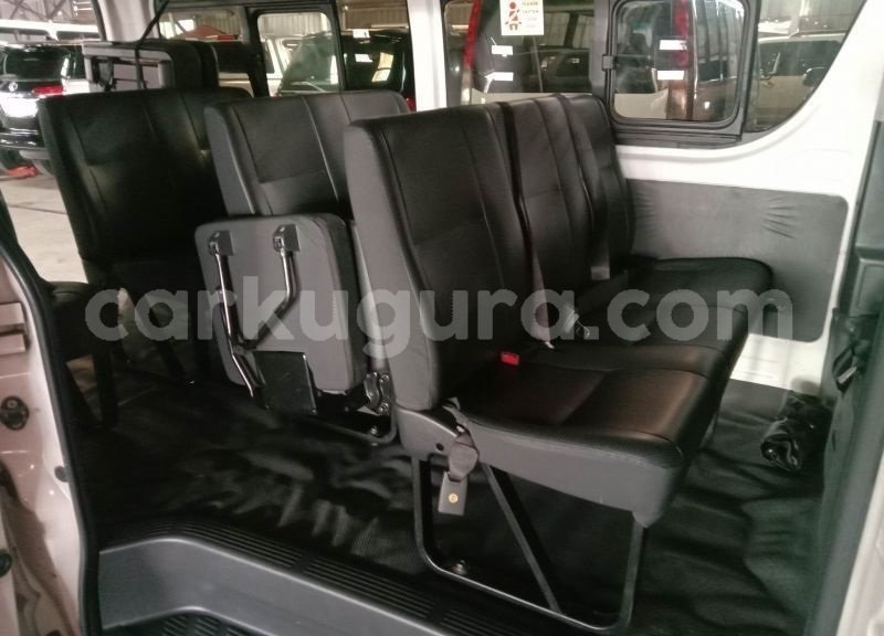 Big with watermark toyota hiace burundi gitega 6437