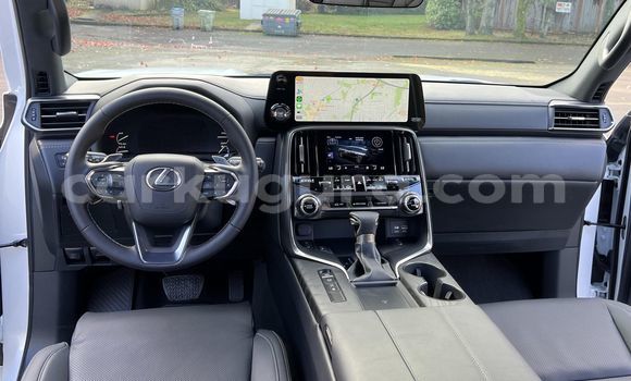Nunua Ilio tumika Lexus LX Nyeupe Gari ndani ya Kayanza nchini Burundi Nunua Ilio tumika Lexus LX Nyeupe Gari ndani ya Kayanza nchini Burundi