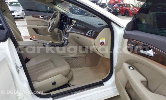 Nunua Imported Mercedes-Benz 190 (W201) Nyeupe Gari ndani ya Import - Dubai nchini Bujumbura Nunua Imported Mercedes-Benz 190 (W201) Nyeupe Gari ndani ya Import - Dubai nchini Bujumbura