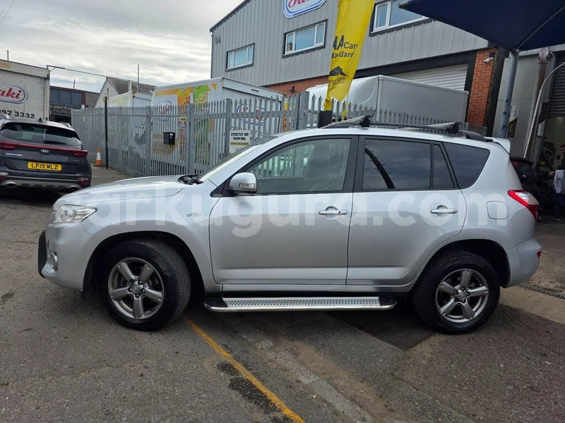 Big with watermark toyota rav4 burundi gitega 6460