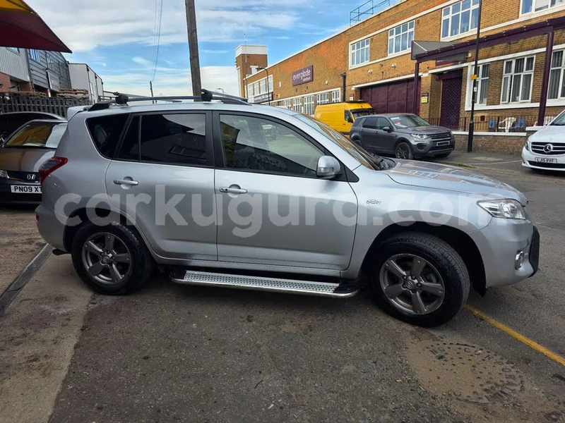 Big with watermark toyota rav4 burundi gitega 6460