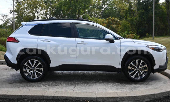 Acheter Occasion Voiture Toyota Corolla Cross Blanc à Gitega, Burundi Acheter Occasion Voiture Toyota Corolla Cross Blanc à Gitega, Burundi
