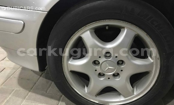 Acheter Import Voiture Mercedes-Benz 190 (W201) Autre à Import - Dubai, Bujumbura