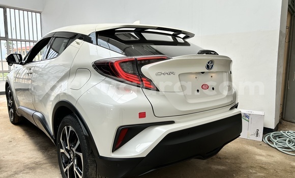 Buy Import Toyota C-HR White Car in Bujumbura in Bujumbura Buy Import Toyota C-HR White Car in Bujumbura in Bujumbura