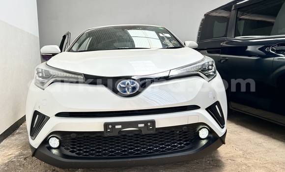 Buy Import Toyota C-HR White Car in Bujumbura in Bujumbura Buy Import Toyota C-HR White Car in Bujumbura in Bujumbura