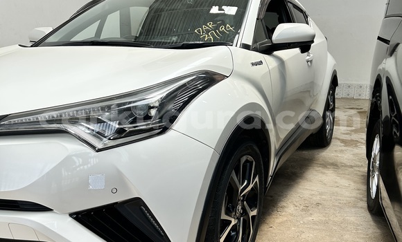 Buy Import Toyota C-HR White Car in Bujumbura in Bujumbura Buy Import Toyota C-HR White Car in Bujumbura in Bujumbura