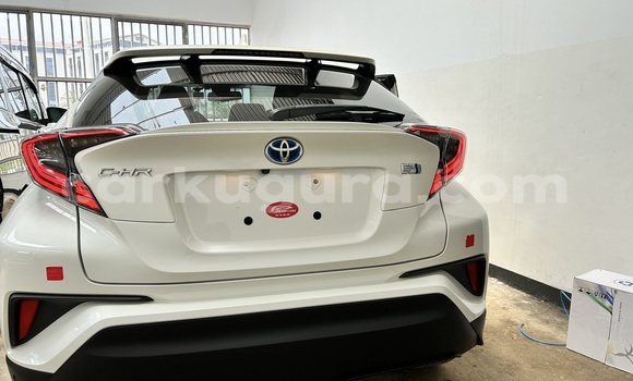 Buy Import Toyota C-HR White Car in Bujumbura in Bujumbura Buy Import Toyota C-HR White Car in Bujumbura in Bujumbura