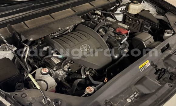 Acheter Occasion Voiture Toyota Highlander Blanc à Bujumbura, Bujumbura Acheter Occasion Voiture Toyota Highlander Blanc à Bujumbura, Bujumbura