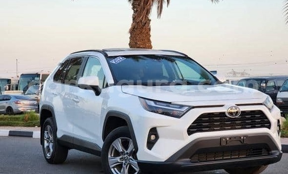 Acheter Occasion Voiture Toyota RAV4 Blanc à Bujumbura, Bujumbura