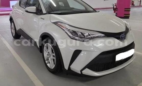 Acheter Occasion Voiture Toyota C-HR Blanc à Bujumbura, Bujumbura