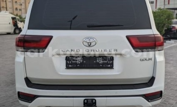 Buy Used Toyota Land Cruiser White Car in Bujumbura in Bujumbura Buy Used Toyota Land Cruiser White Car in Bujumbura in Bujumbura