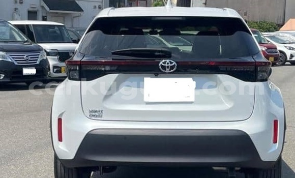 Buy Used Toyota Yaris White Car in Bujumbura in Bujumbura Buy Used Toyota Yaris White Car in Bujumbura in Bujumbura
