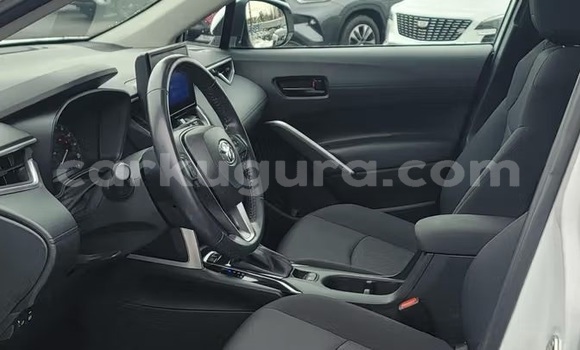 Nunua Ilio tumika Toyota Corolla Cross Nyeupe Gari ndani ya Bujumbura nchini Bujumbura Nunua Ilio tumika Toyota Corolla Cross Nyeupe Gari ndani ya Bujumbura nchini Bujumbura