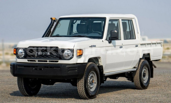 Acheter Occasion Voiture Toyota Land Cruiser Blanc à Bujumbura, Bujumbura