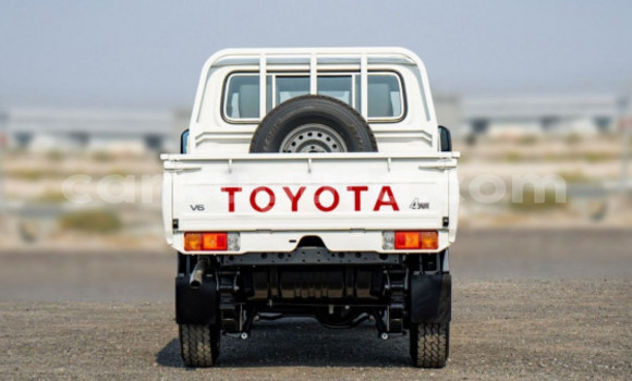 Acheter Occasion Voiture Toyota Land Cruiser Blanc à Bujumbura, Bujumbura Acheter Occasion Voiture Toyota Land Cruiser Blanc à Bujumbura, Bujumbura