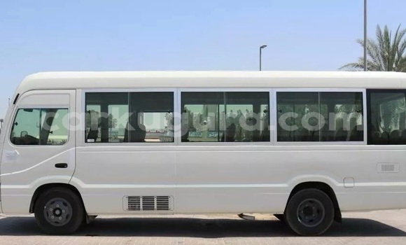 Nunua Ilio tumika Toyota Coaster Nyeupe Gari ndani ya Bujumbura nchini Bujumbura Nunua Ilio tumika Toyota Coaster Nyeupe Gari ndani ya Bujumbura nchini Bujumbura
