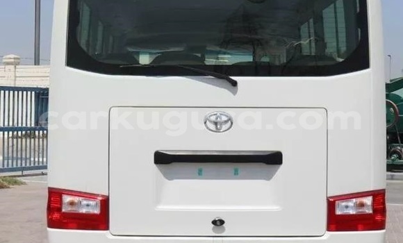 Nunua Ilio tumika Toyota Coaster Nyeupe Gari ndani ya Bujumbura nchini Bujumbura Nunua Ilio tumika Toyota Coaster Nyeupe Gari ndani ya Bujumbura nchini Bujumbura