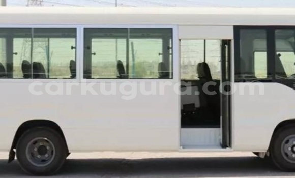 Nunua Ilio tumika Toyota Coaster Nyeupe Gari ndani ya Bujumbura nchini Bujumbura Nunua Ilio tumika Toyota Coaster Nyeupe Gari ndani ya Bujumbura nchini Bujumbura
