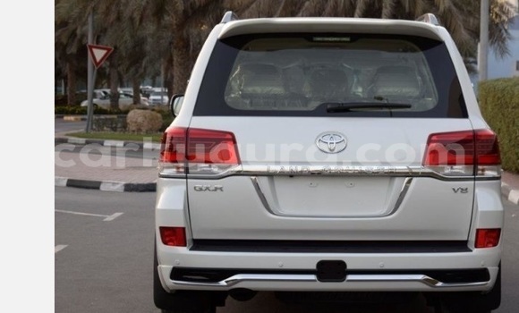 Acheter Occasion Voiture Toyota Land Cruiser Blanc à Bujumbura, Bujumbura Acheter Occasion Voiture Toyota Land Cruiser Blanc à Bujumbura, Bujumbura