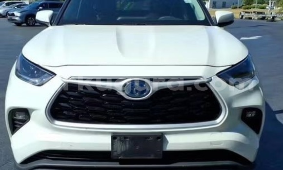 Acheter Occasion Voiture Toyota Highlander Blanc à Bujumbura, Bujumbura