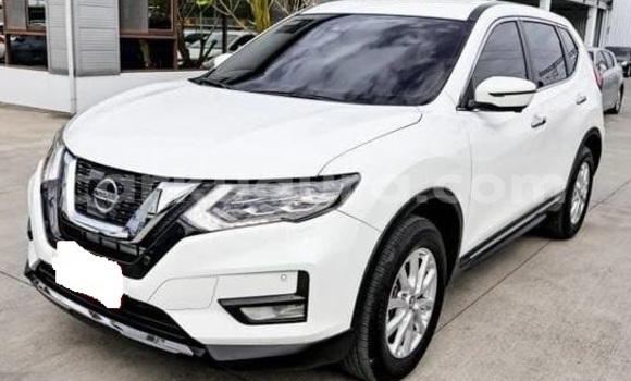 Acheter Occasion Voiture Nissan X–Trail Blanc à Bujumbura, Bujumbura