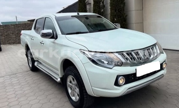 Nunua Ilio tumika Mitsubishi L200 Nyeupe Gari ndani ya Bujumbura nchini Bujumbura Nunua Ilio tumika Mitsubishi L200 Nyeupe Gari ndani ya Bujumbura nchini Bujumbura