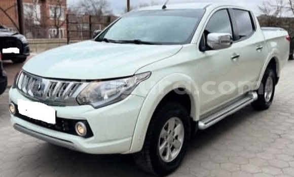 Nunua Ilio tumika Mitsubishi L200 Nyeupe Gari ndani ya Bujumbura nchini Bujumbura Nunua Ilio tumika Mitsubishi L200 Nyeupe Gari ndani ya Bujumbura nchini Bujumbura