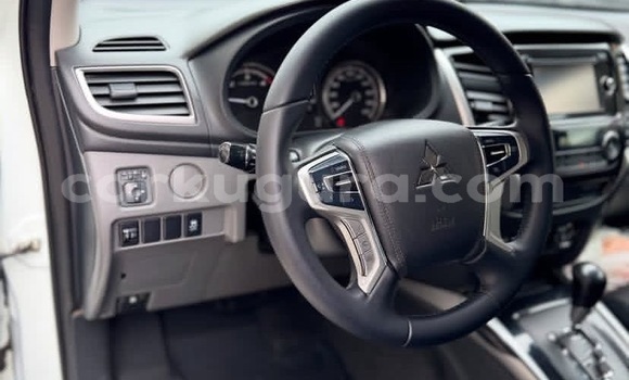 Nunua Ilio tumika Mitsubishi L200 Nyeupe Gari ndani ya Bujumbura nchini Bujumbura Nunua Ilio tumika Mitsubishi L200 Nyeupe Gari ndani ya Bujumbura nchini Bujumbura