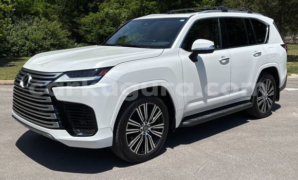 Acheter Occasion Voiture Lexus LX Blanc à Gitega, Burundi