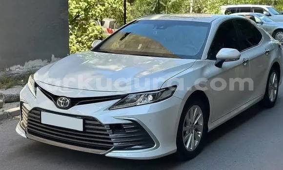 Buy Used Toyota Camry White Car in Bujumbura in Bujumbura Buy Used Toyota Camry White Car in Bujumbura in Bujumbura