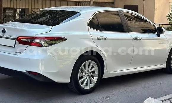 Buy Used Toyota Camry White Car in Bujumbura in Bujumbura Buy Used Toyota Camry White Car in Bujumbura in Bujumbura