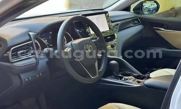 Buy Used Toyota Camry White Car in Bujumbura in Bujumbura Buy Used Toyota Camry White Car in Bujumbura in Bujumbura