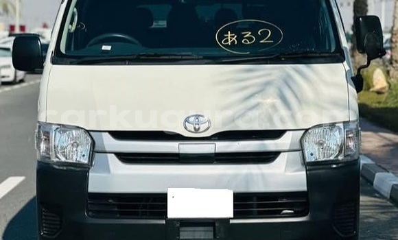 Nunua Ilio tumika Toyota Hiace Nyeupe Gari ndani ya Bujumbura nchini Bujumbura Nunua Ilio tumika Toyota Hiace Nyeupe Gari ndani ya Bujumbura nchini Bujumbura