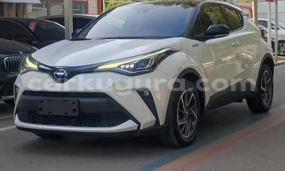 Acheter Occasion Voiture Toyota C-HR Blanc à Bujumbura, Bujumbura