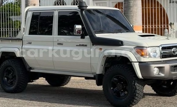 Acheter Occasion Voiture Toyota Land Cruiser Blanc à Bujumbura, Bujumbura