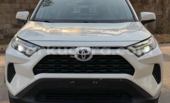 Acheter Occasion Voiture Toyota RAV4 Blanc à Bujumbura, Bujumbura