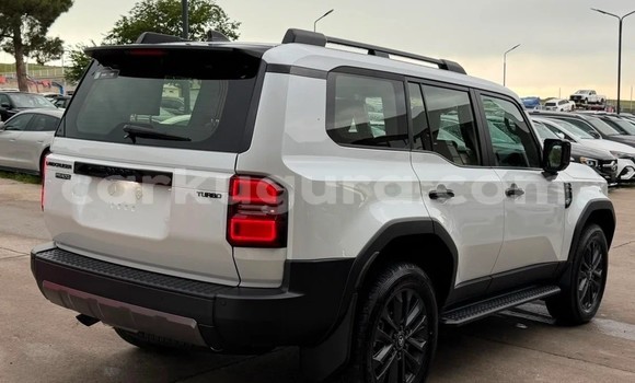 Nunua Mpya Toyota Land Cruiser Prado Nyeusi Gari ndani ya Bujumbura nchini Bujumbura Nunua Mpya Toyota Land Cruiser Prado Nyeusi Gari ndani ya Bujumbura nchini Bujumbura