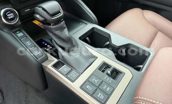 Nunua Mpya Toyota Land Cruiser Prado Nyeusi Gari ndani ya Bujumbura nchini Bujumbura Nunua Mpya Toyota Land Cruiser Prado Nyeusi Gari ndani ya Bujumbura nchini Bujumbura