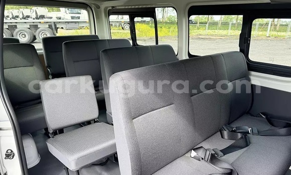 Acheter Occasion Voiture Toyota Hiace Blanc à Musaga, Bujumbura Acheter Occasion Voiture Toyota Hiace Blanc à Musaga, Bujumbura