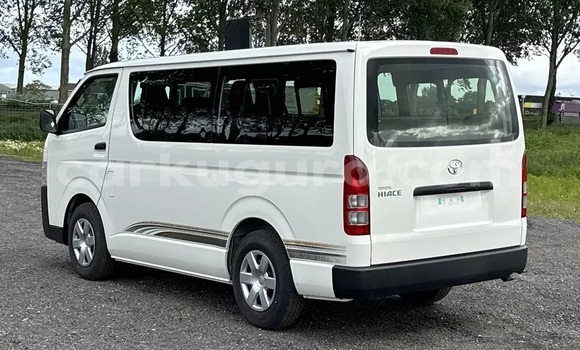 Acheter Occasion Voiture Toyota Hiace Blanc à Musaga, Bujumbura Acheter Occasion Voiture Toyota Hiace Blanc à Musaga, Bujumbura