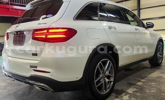 Acheter Import Voiture Mercedes-Benz GLC Blanc à Bujumbura, Bujumbura Acheter Import Voiture Mercedes-Benz GLC Blanc à Bujumbura, Bujumbura