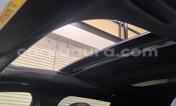Acheter Import Voiture Mercedes-Benz GLC Blanc à Bujumbura, Bujumbura Acheter Import Voiture Mercedes-Benz GLC Blanc à Bujumbura, Bujumbura
