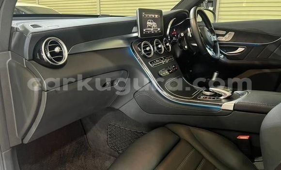 Acheter Import Voiture Mercedes-Benz GLC Blanc à Bujumbura, Bujumbura Acheter Import Voiture Mercedes-Benz GLC Blanc à Bujumbura, Bujumbura