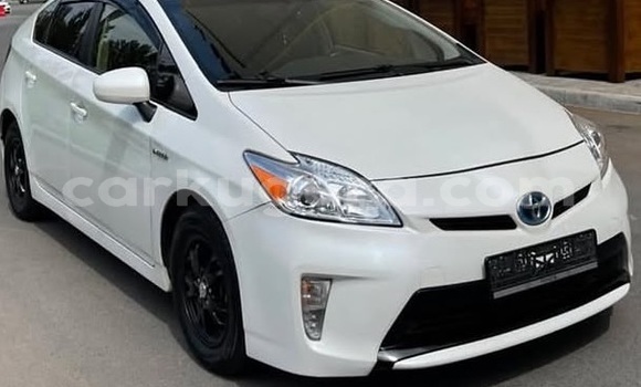 Acheter Occasion Voiture Toyota Prius Blanc à Bujumbura, Bujumbura