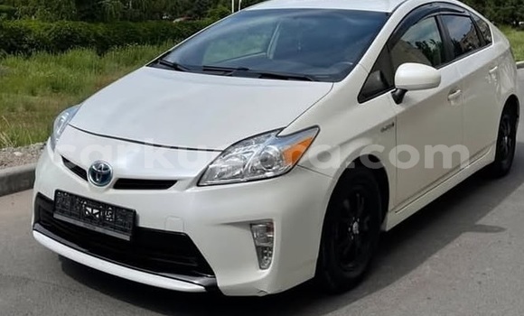 Acheter Occasion Voiture Toyota Prius Blanc à Bujumbura, Bujumbura Acheter Occasion Voiture Toyota Prius Blanc à Bujumbura, Bujumbura