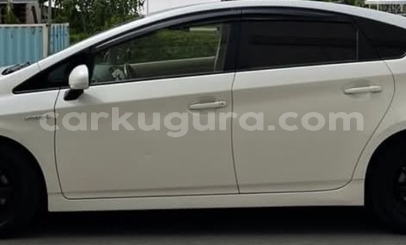 Acheter Occasion Voiture Toyota Prius Blanc à Bujumbura, Bujumbura Acheter Occasion Voiture Toyota Prius Blanc à Bujumbura, Bujumbura