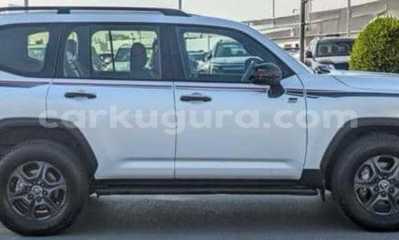 Acheter Occasion Voiture Toyota Land Cruiser Blanc à Bujumbura, Bujumbura Acheter Occasion Voiture Toyota Land Cruiser Blanc à Bujumbura, Bujumbura